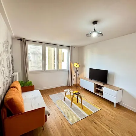 Apartment La Madeleine Avec Parking Angers